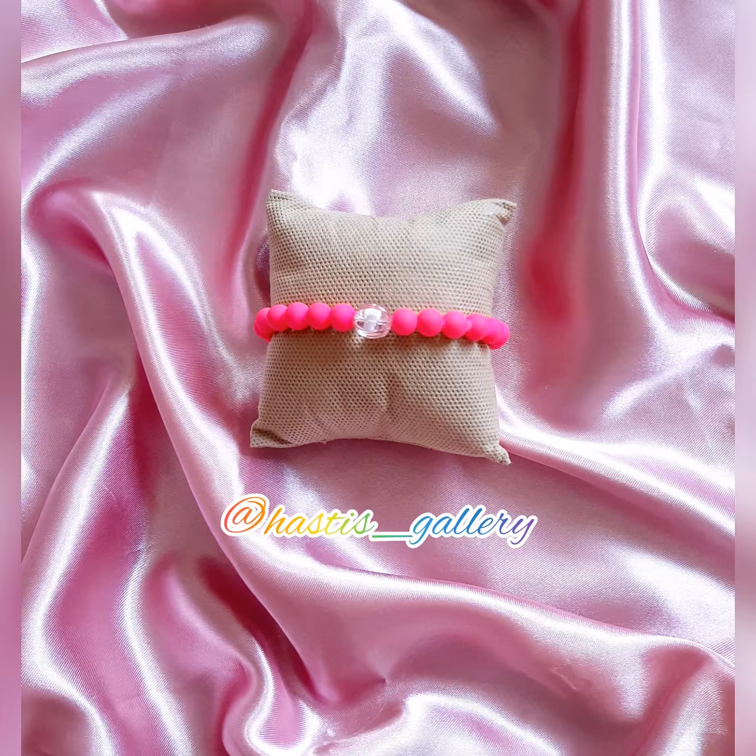 دستبند صورتی