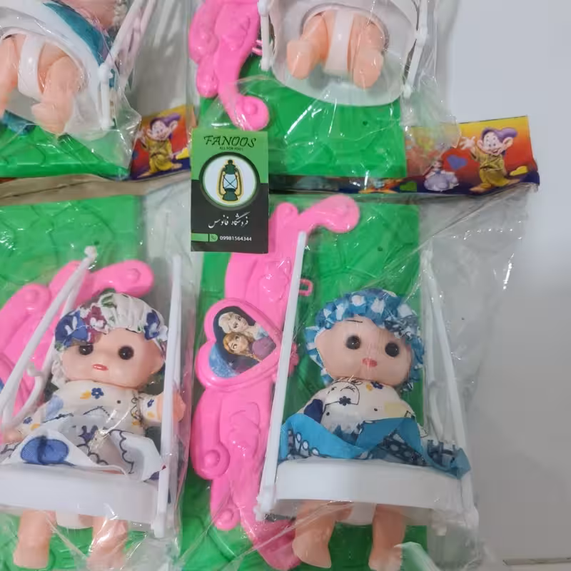 اسباب بازی دختر تاب سوار
