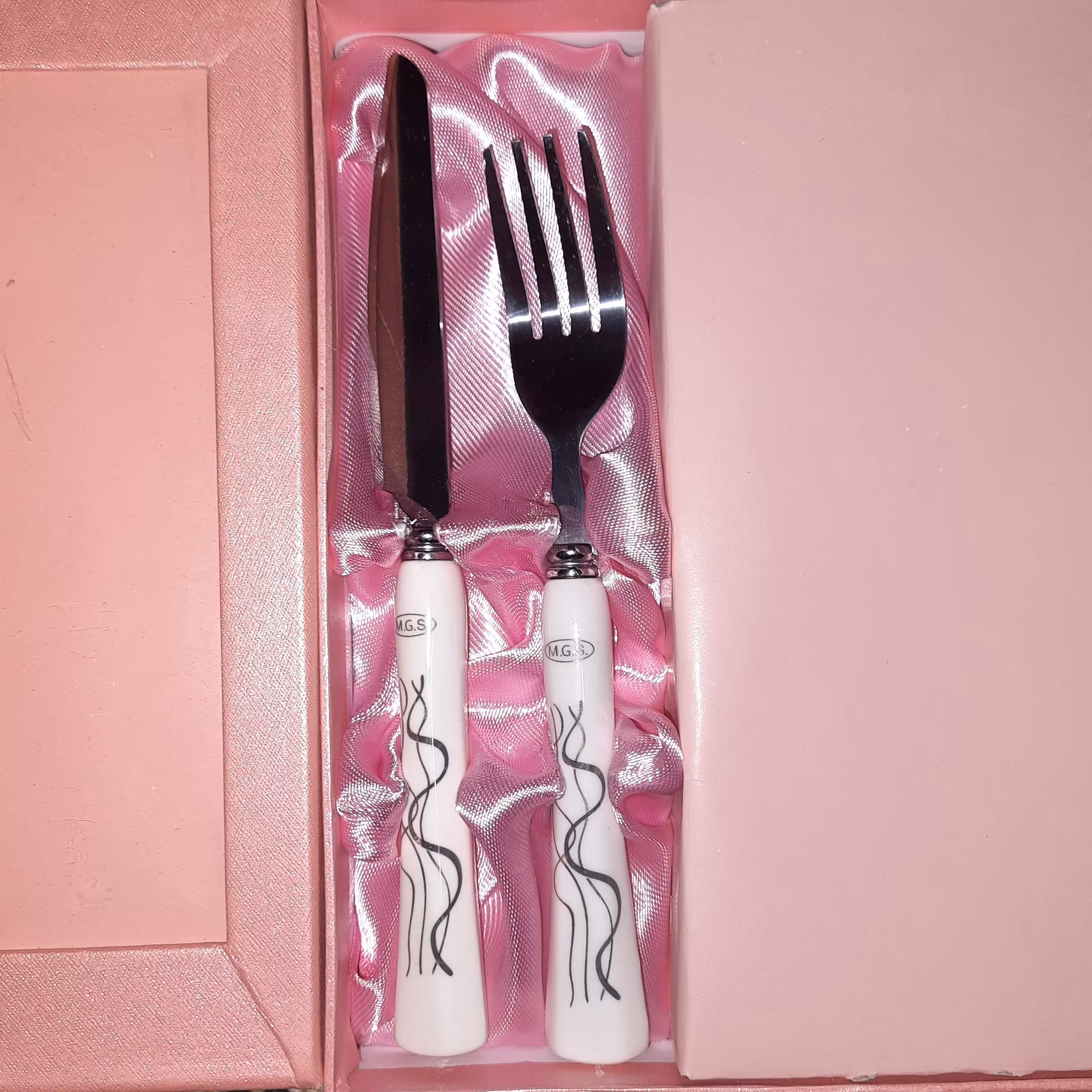 کارد و چنگال میوه خوری