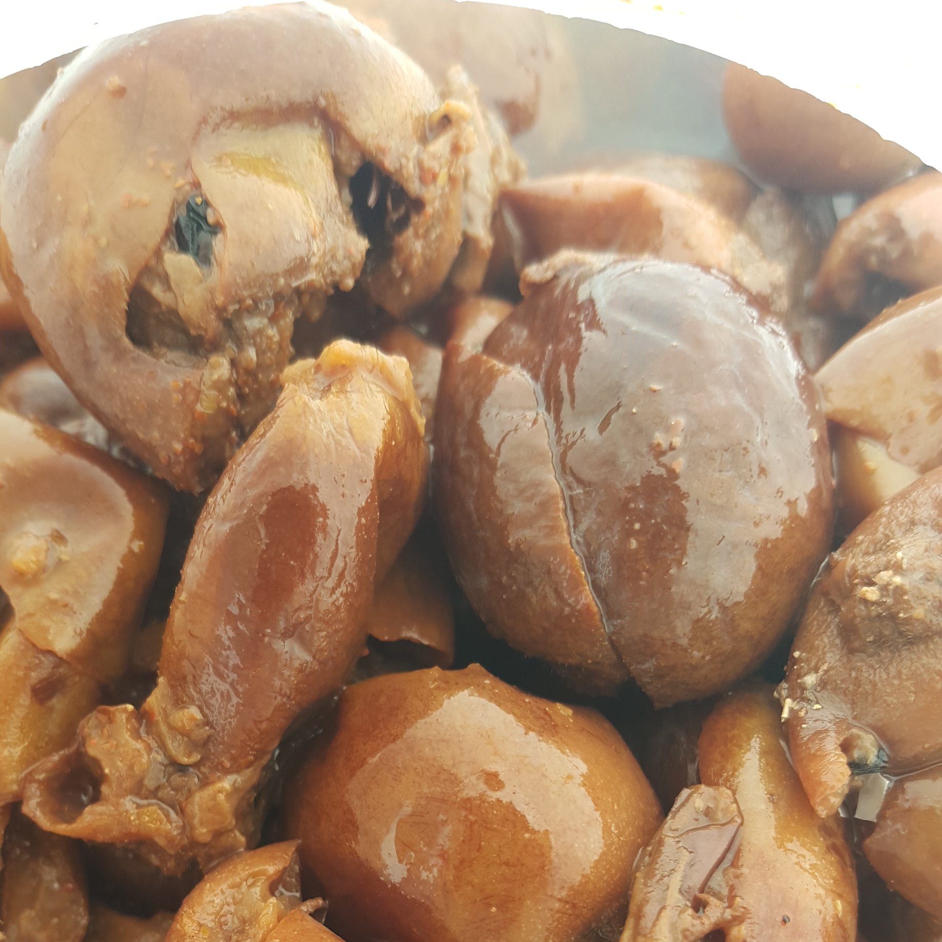 ترشی ازگیل بسیااار بسیار خوشمزه همراه با ادویه های خاص محلی بسیار عالی و خاص  و خوشمزه  مستقیم از باغدار