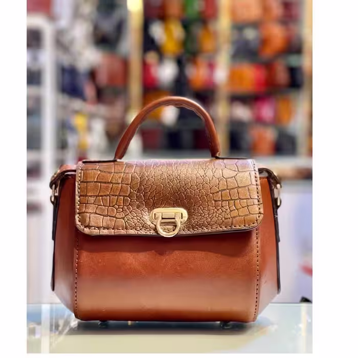 کیف دستی و دوشی تمام چرم طبیعی گاوی زنانه کد 73 قبل از ثبت حتما موجودی بگیرید 