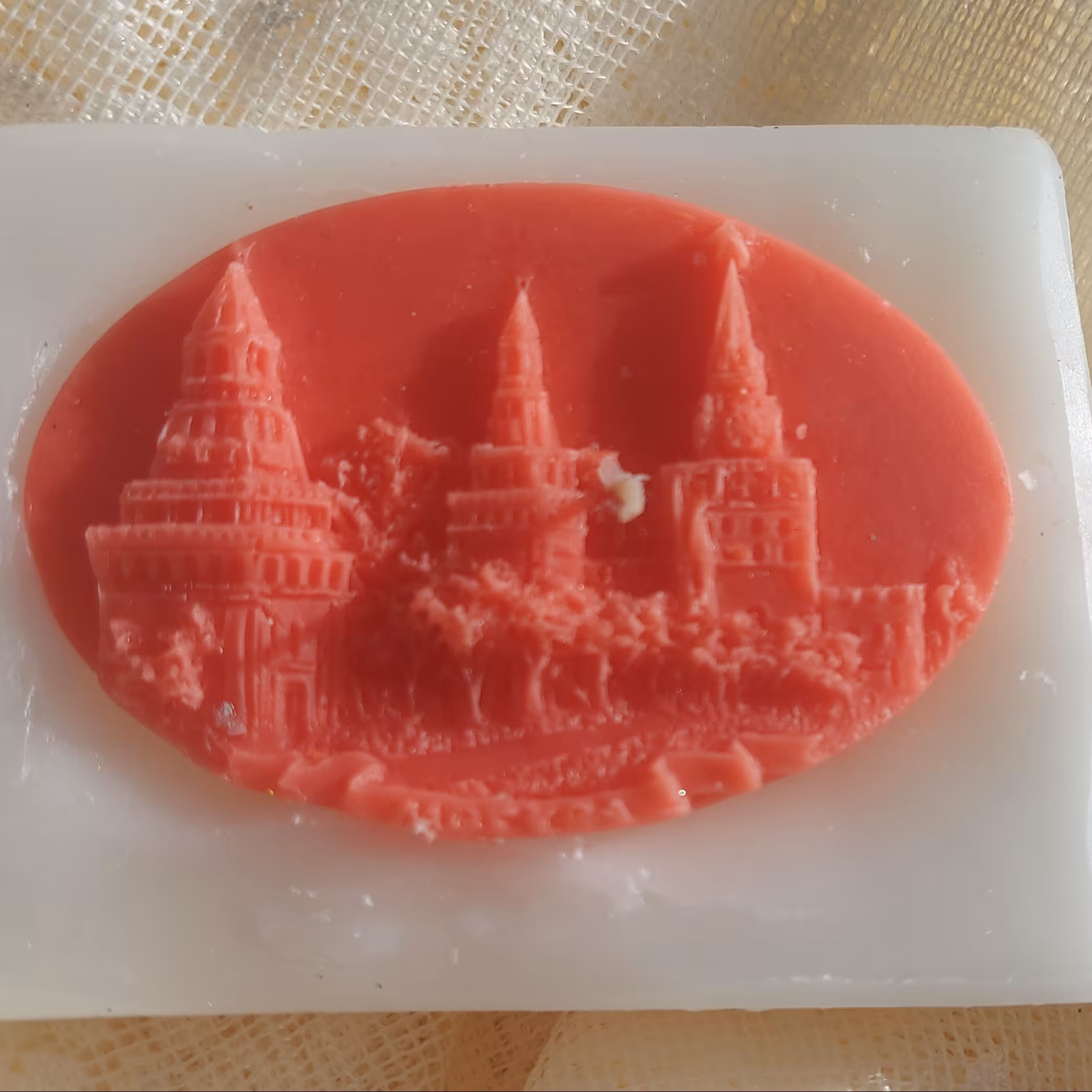 شمع دو رنگ طرح کلیسا