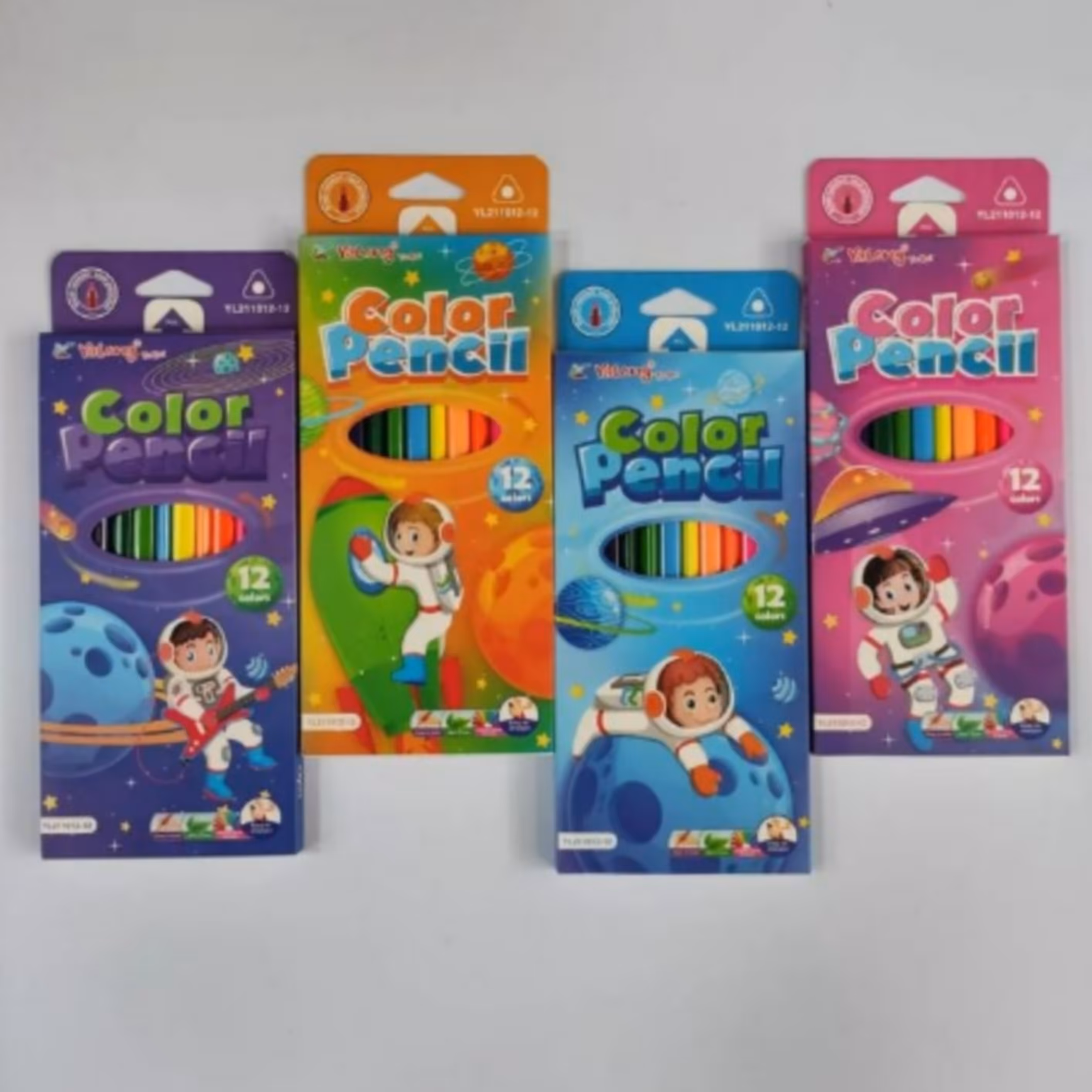 مداد رنگی 12 رنگ طرح پرطرفدار فضانورد در 4 طرح