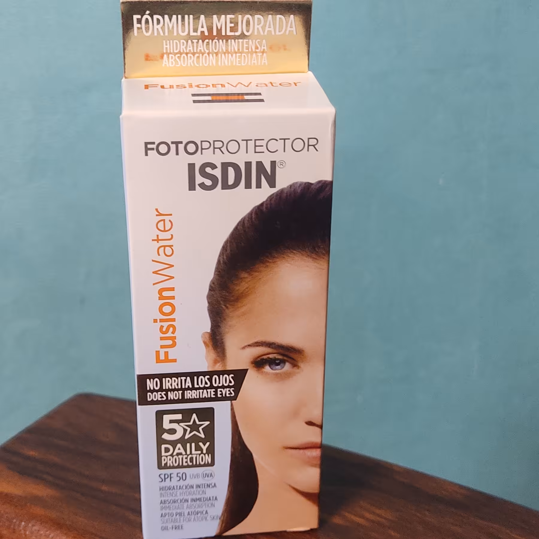 ضد آفتاب بی رنگ فیوژن واتر ایزدین SPF 50