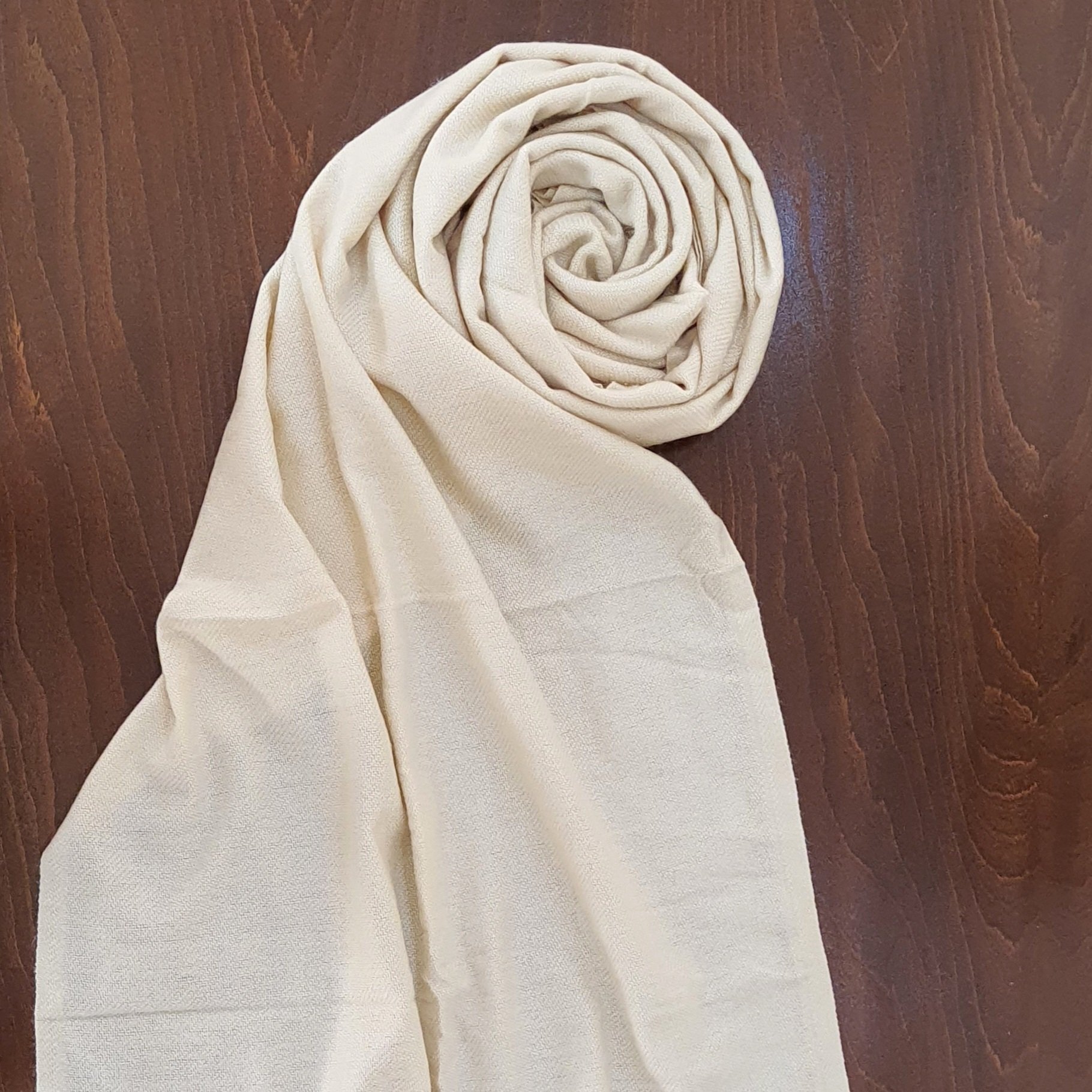 شال موهر نرم و لطیف کرم رنگ
