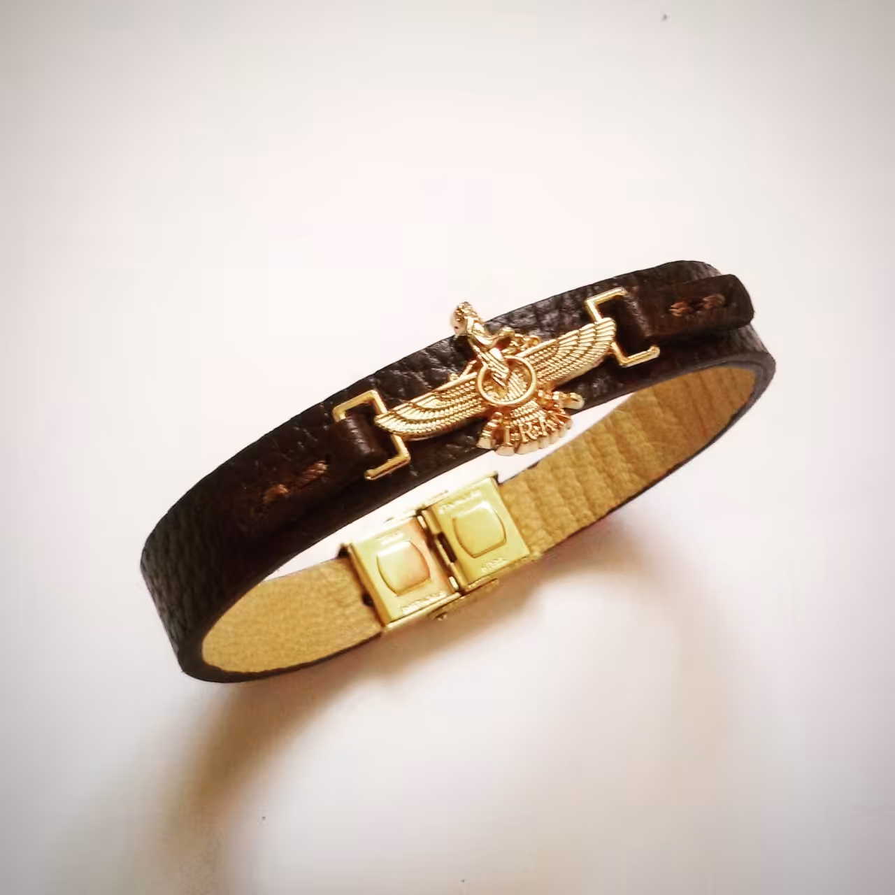 دستبند چرم طرح فروهر