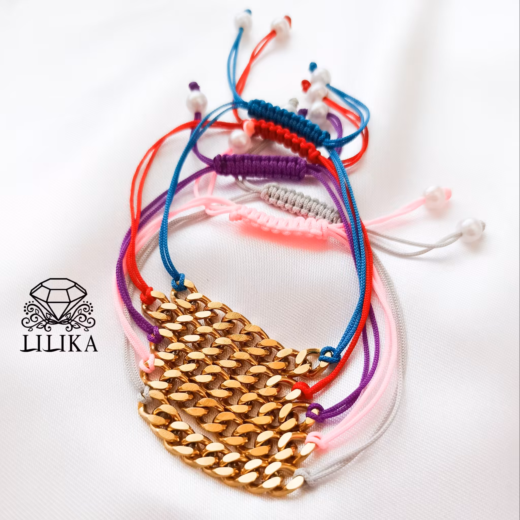 دستبند کارتیر و نخ