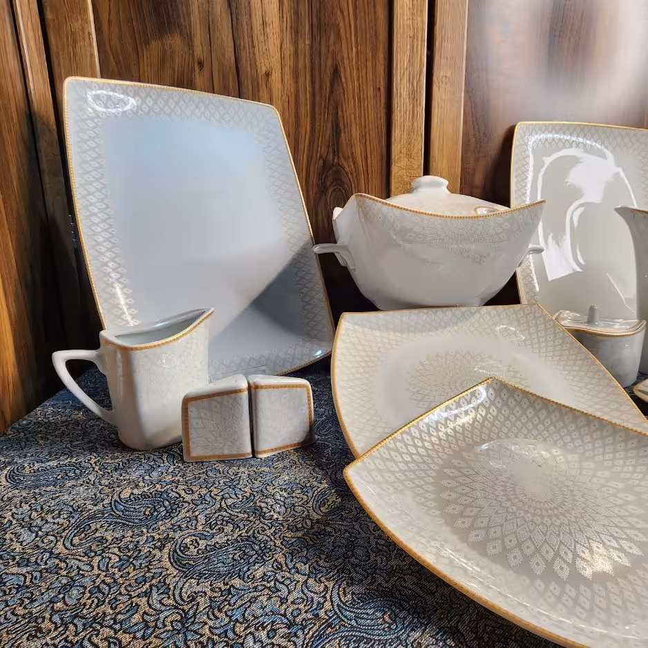 سرویس چینی پردیس طرح سپیده اقتصادی 28 پارچه ناهار خوری 