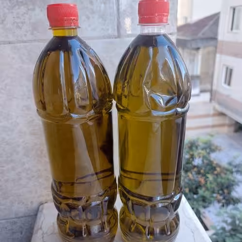 روغن زیتون محلی بو دار (نیم لیتری) 