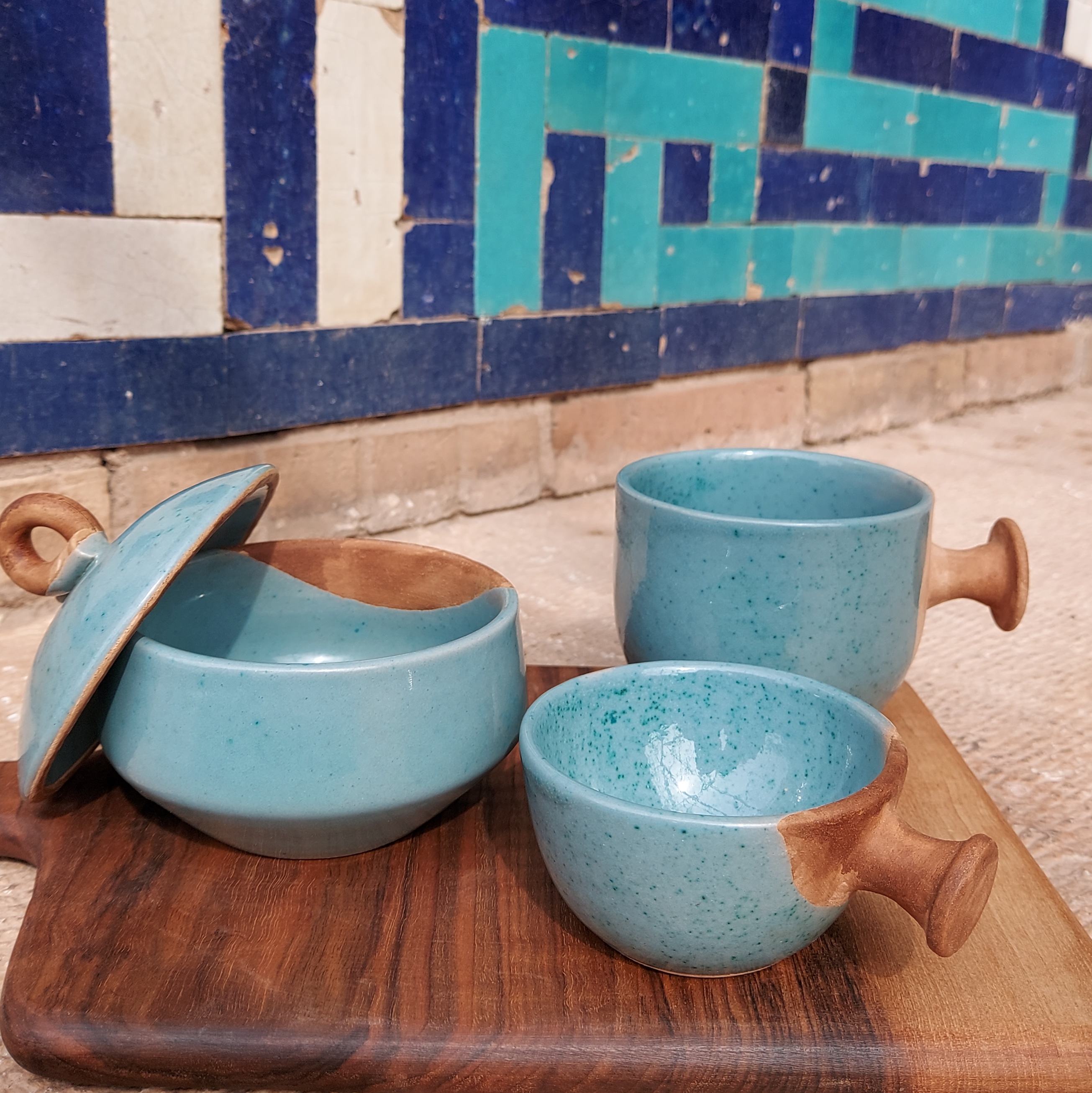 لیوان سفالی جذاب سایز بزرگ از خانواده دسته دکمه ای 