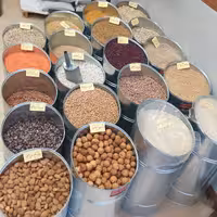 لوبیاعروس درجه یک بابرندمرغوب طراوت صابریان دربسته های2کیلویی