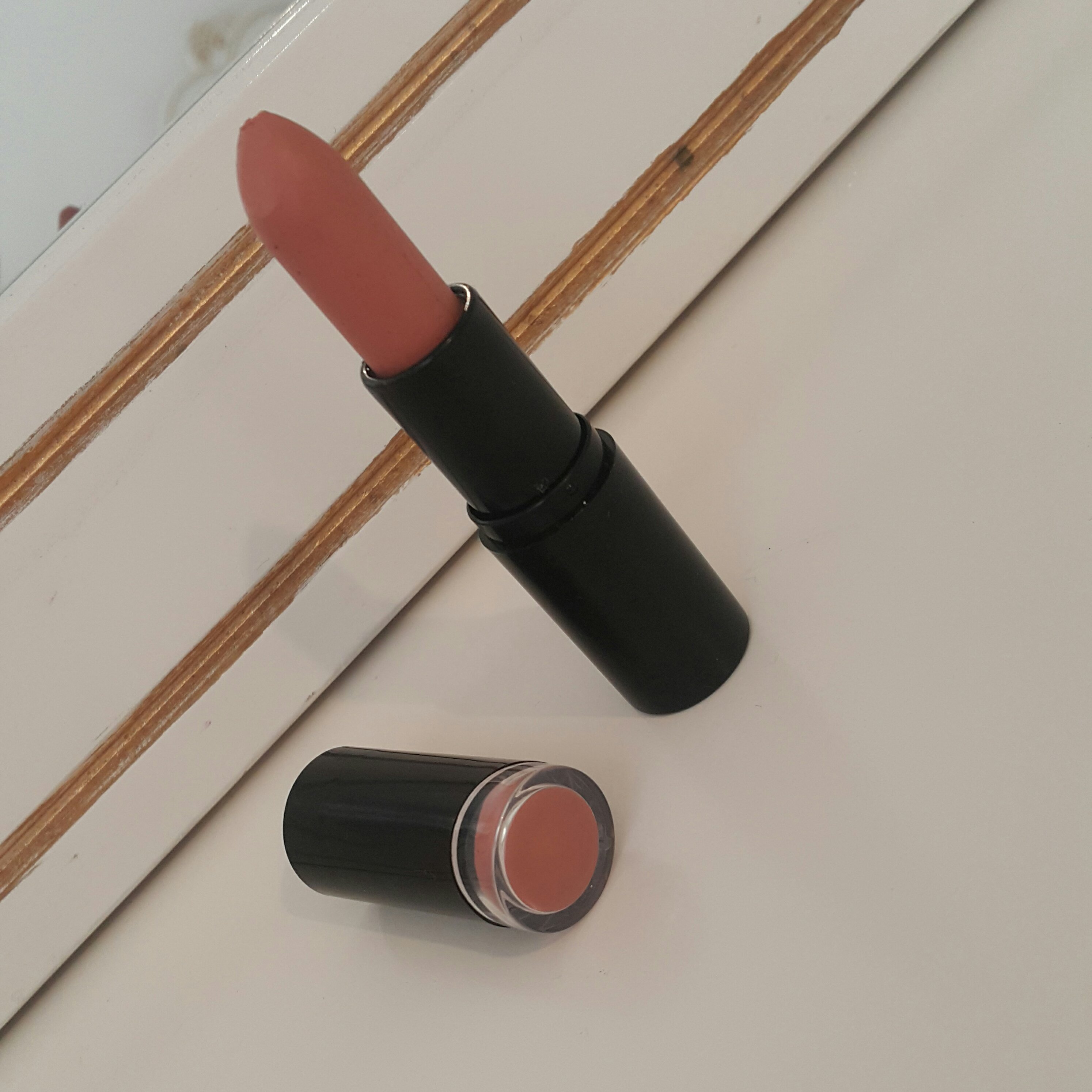 رژ لب گیاهی بدون سرب و مواد نگهدارنده
