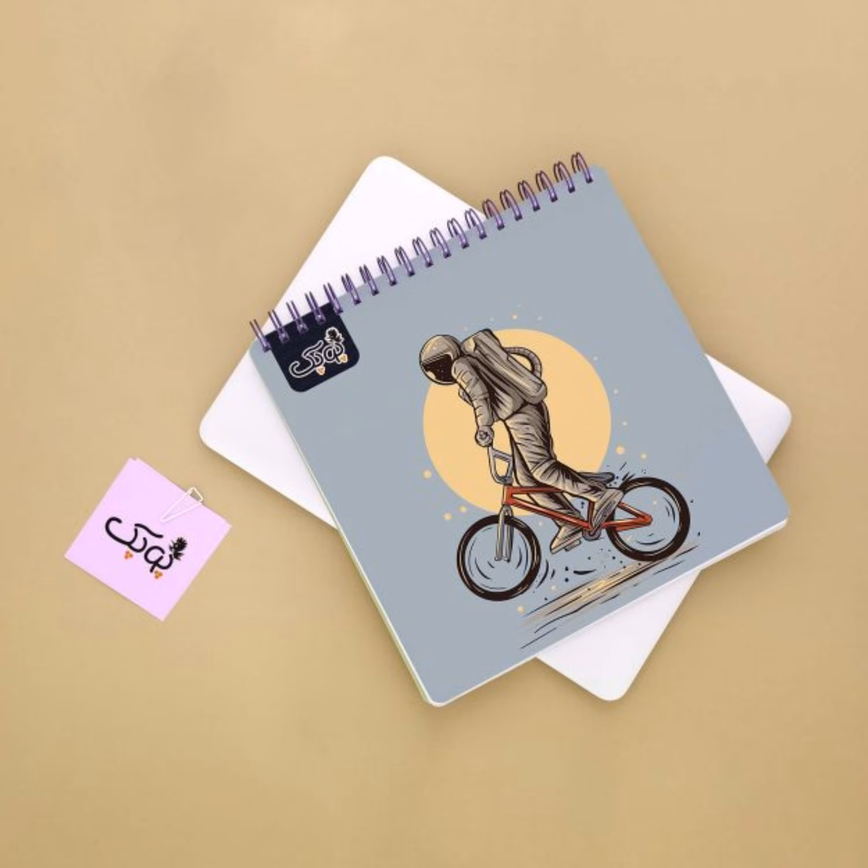 دفترچه فانتزی  مربع طرح مرد فضانورد