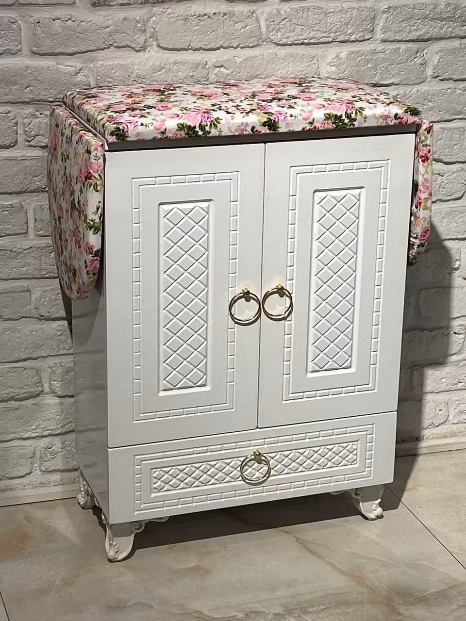 میز اتو و چرخ خیاطی آسانسوری  ، وکیوم  ، کد 950 | الین دکور