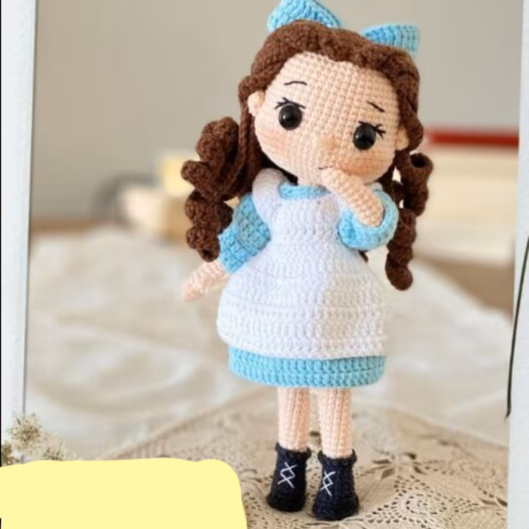 عروسک بافتنی دختردیانا20سانتی بافت بارنگ دلخواه شما