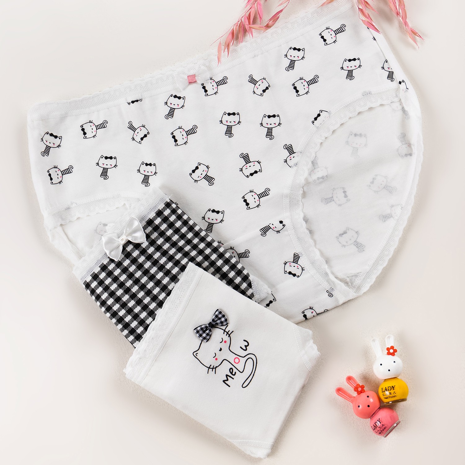 شورت زنانه مشکی عروسکی 