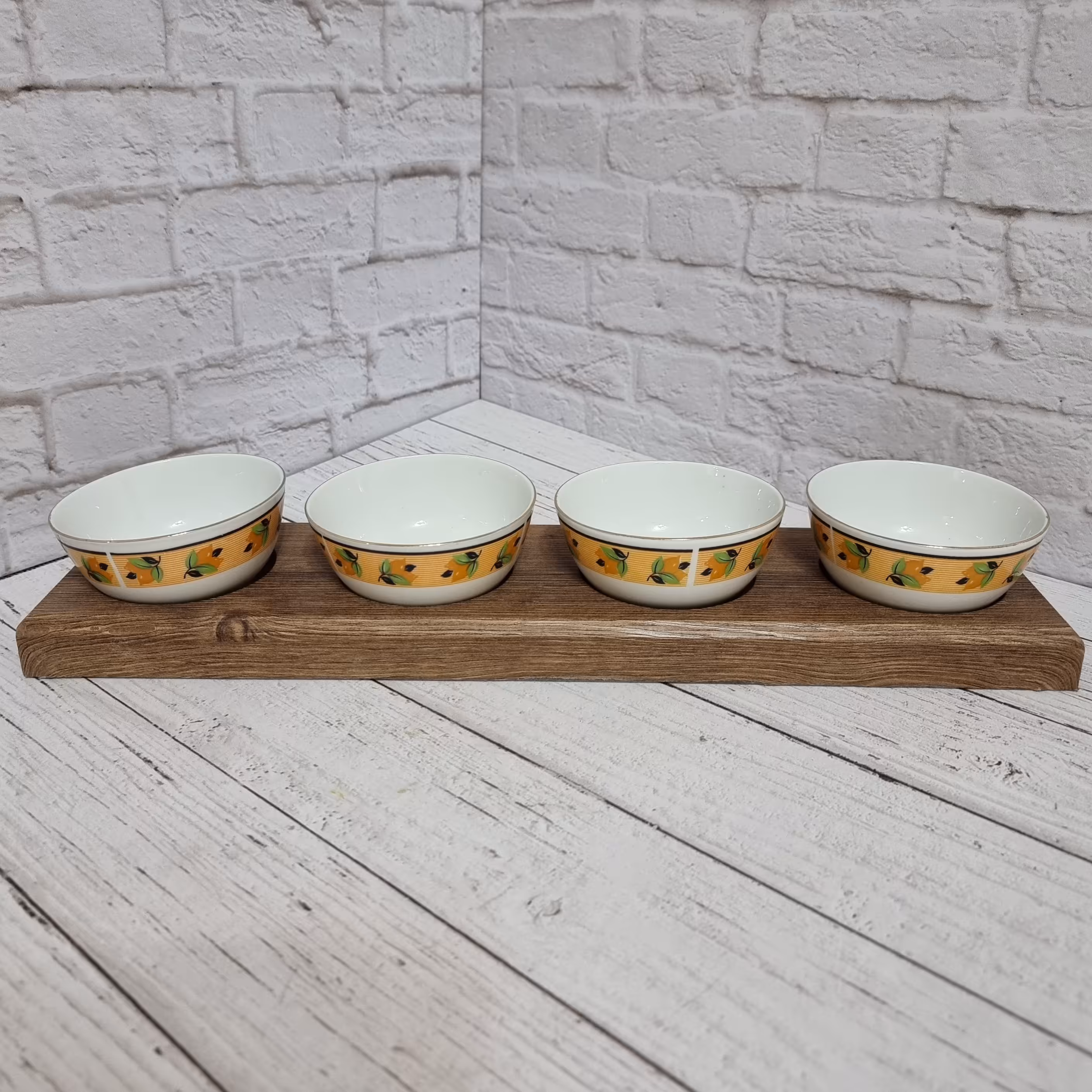 اردوخوری 4 تایی دارای استند چوبی بدون پایه