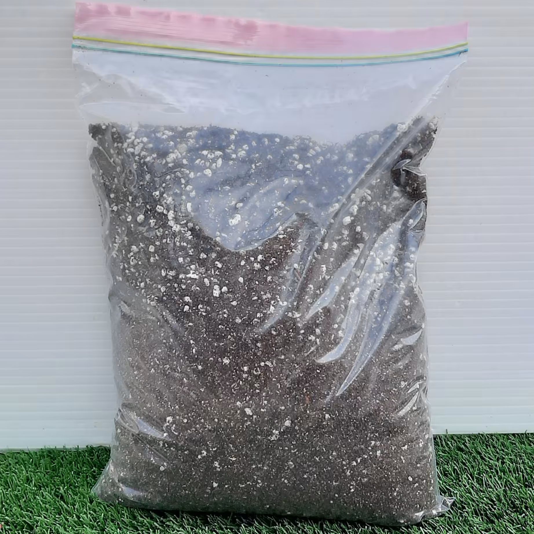 خاک گیاهان آپارتمانی 