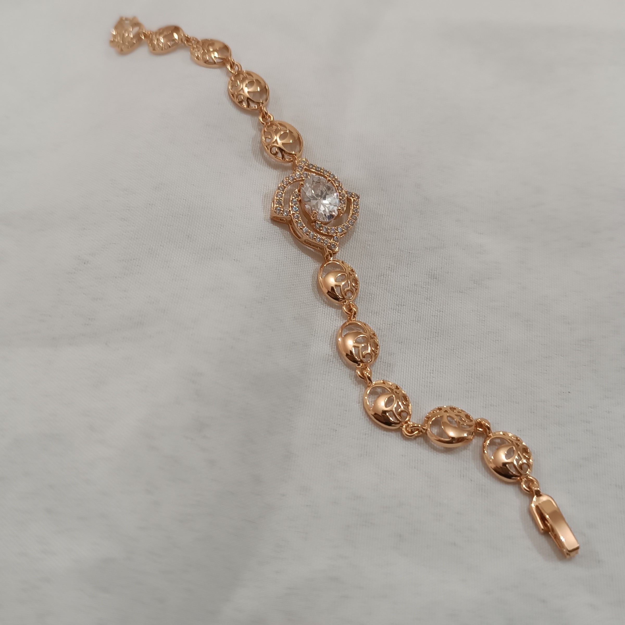 دستبند خورشید پر نگین جواهر نشان مارک معتبر ژوپینگ رنگ ثابت ضد حساسیت 