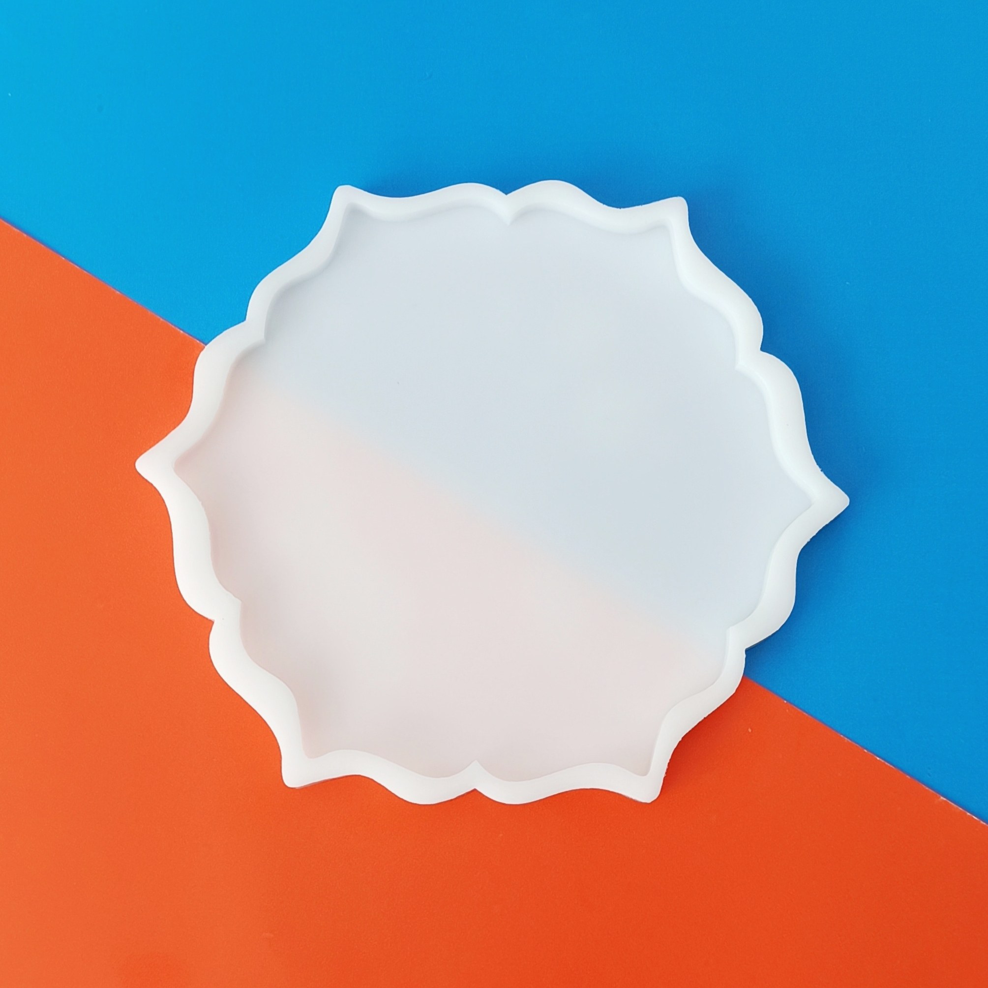 قالب رزین مدل زیر لیوانی طرح چند وجهی کد CN1