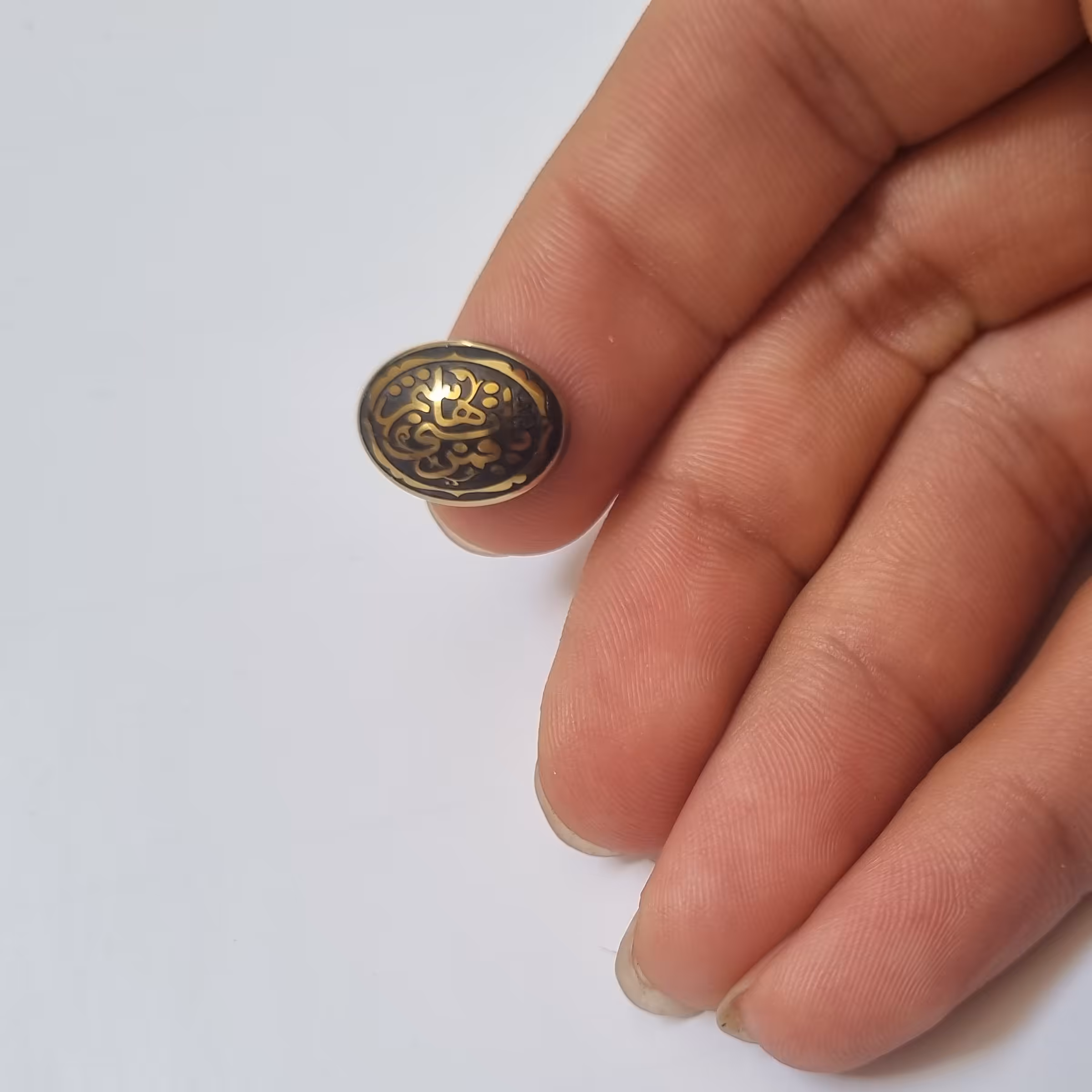 سنگ حدید  طلایی زیبا مناسب برای انگشتر 