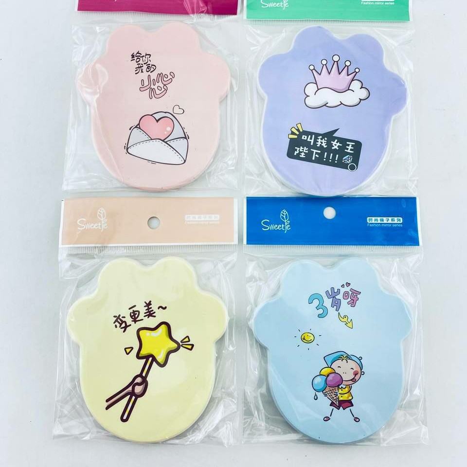 آیینه جیبی قالب پنجه ای شانه دار طرح فانتزی کد 078