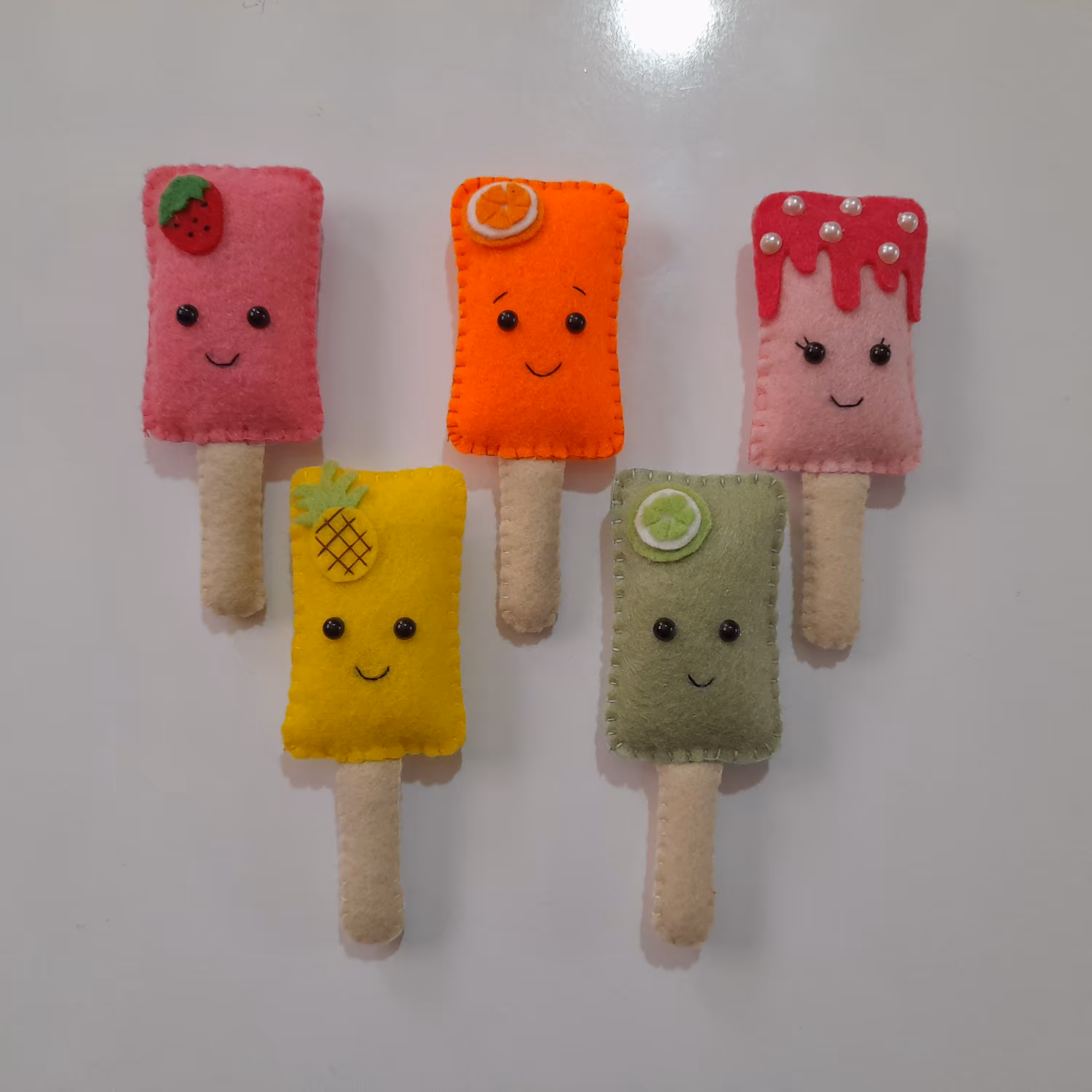 مگنت یخچال طرح بستنی میوه ای