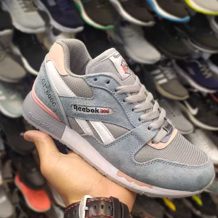 کفش ریبوک میانه