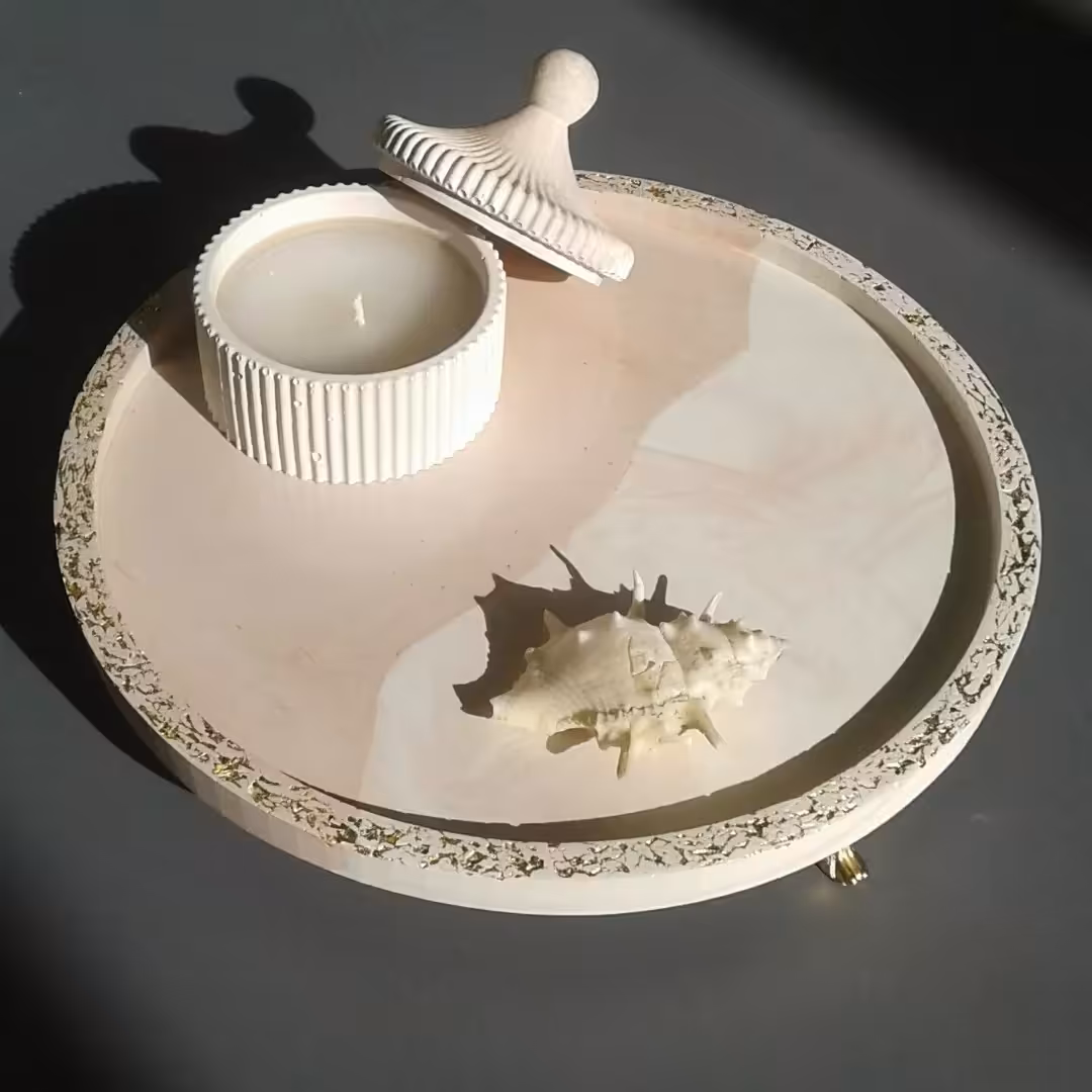 سینی وشات شمع کرم صورتی ملیح با تزیین ورق طلا