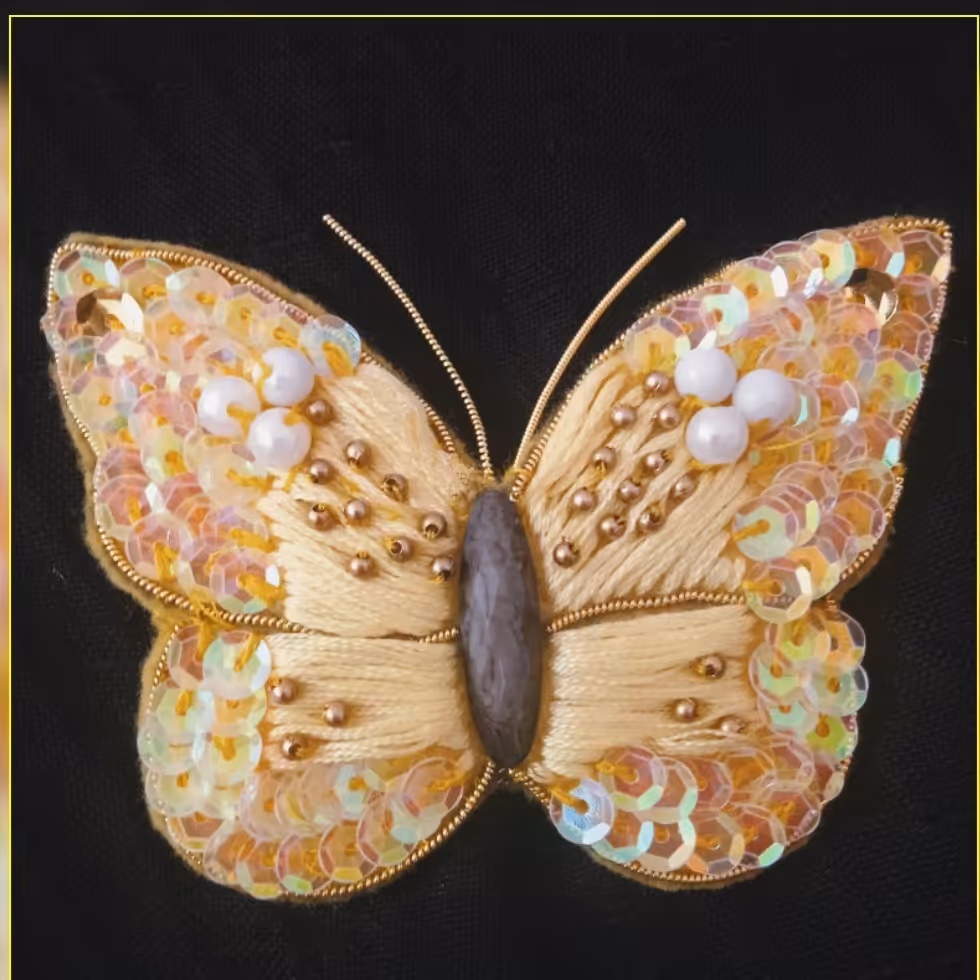 سنجاق سینه جواهردوزی طرح پاپلی 