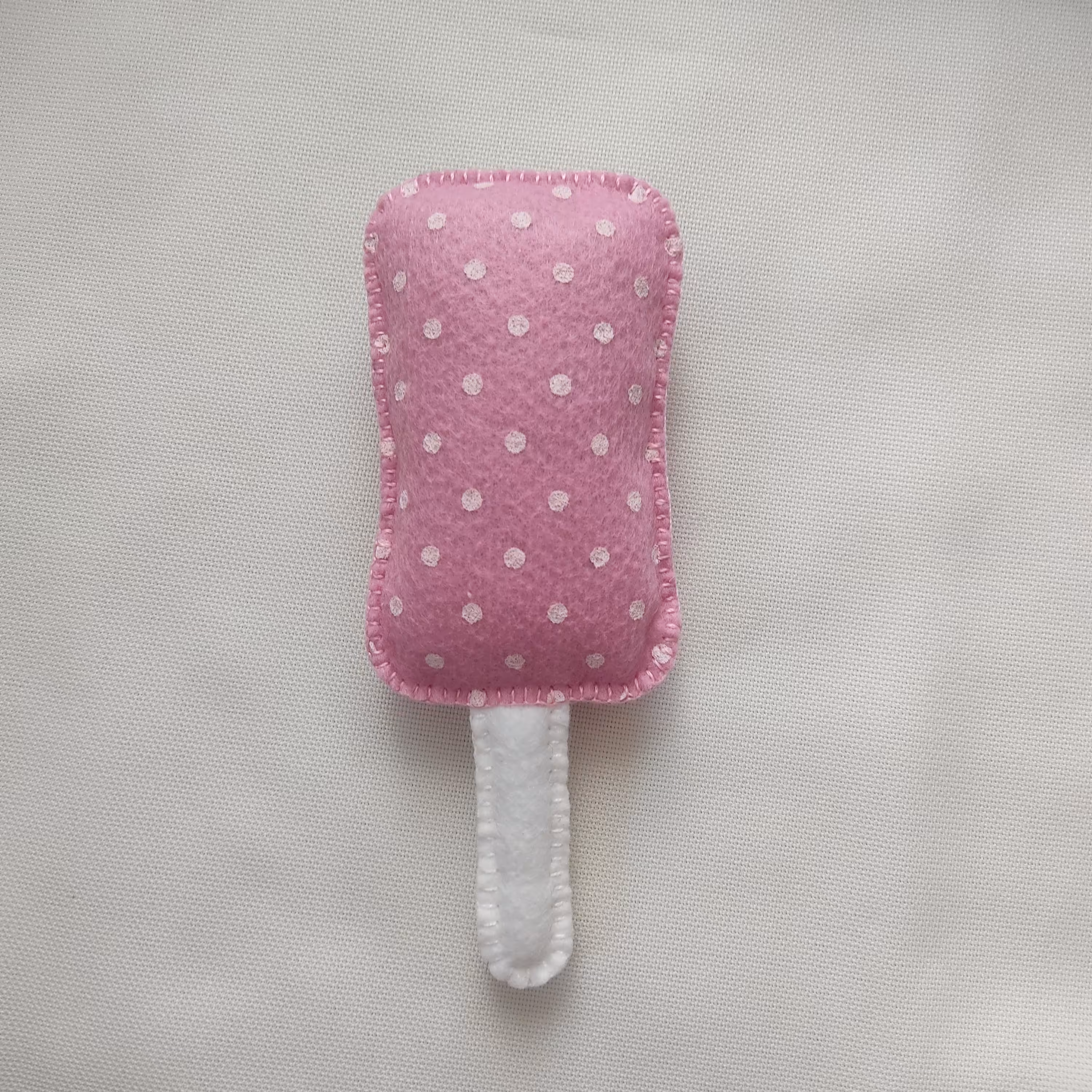 مگنت یخچال یا اسباب بازی بستنی سایز بزرگ ، کاملا دست دوز 