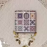 آینه کیفی با در چرخشی چوبی مدل سنتی