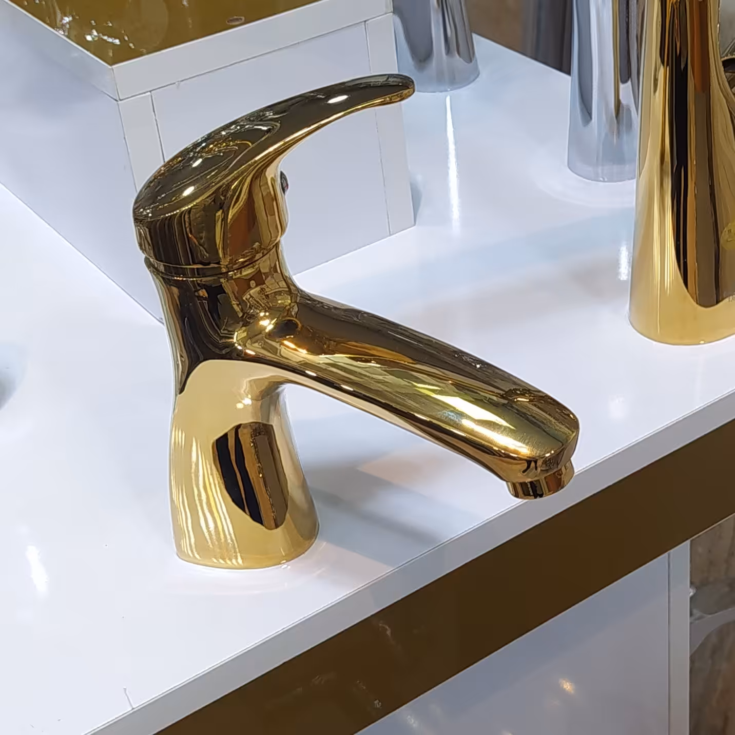 شیر  روشویی مدل گیسو رنگ طلایی زیبا و با دوام