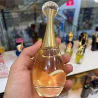 عطر  خوش بو مارک جادور دیور با کیفیت اصلی و ماندگاری 12 ساعت (یک گرمی)