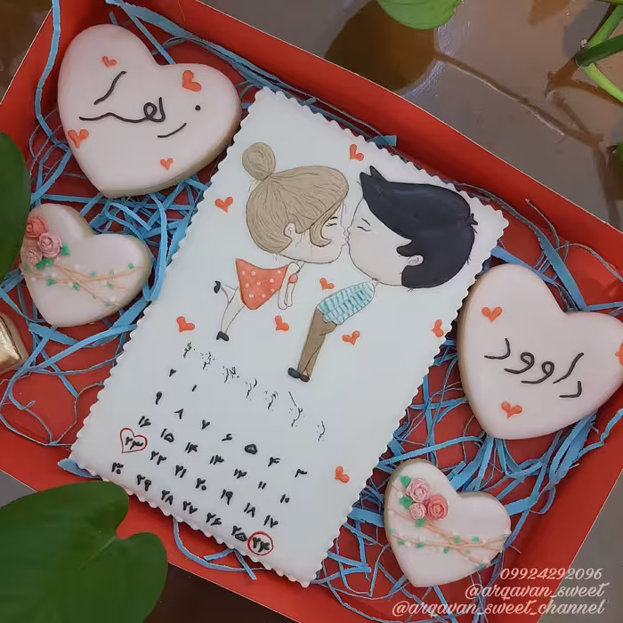 کوکی دکوراتیو (رویال آیسینگ) طرح تقویم عاشقانه مناسب تولد