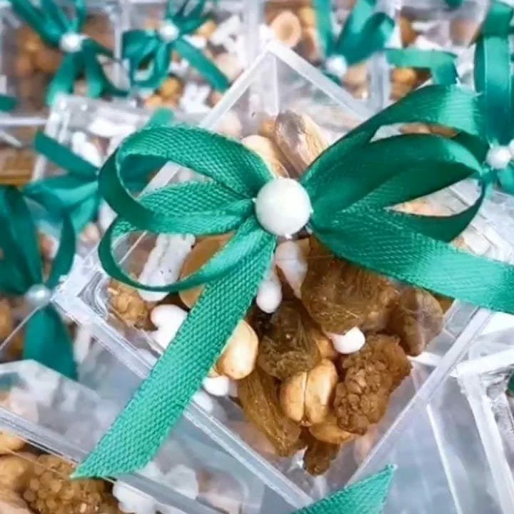 گیفت عید غدیر شماره28. باکس پلاستیکی 5 در 5 زیبا توجه داشته باشید قیمت باکس بدون آجیل هست