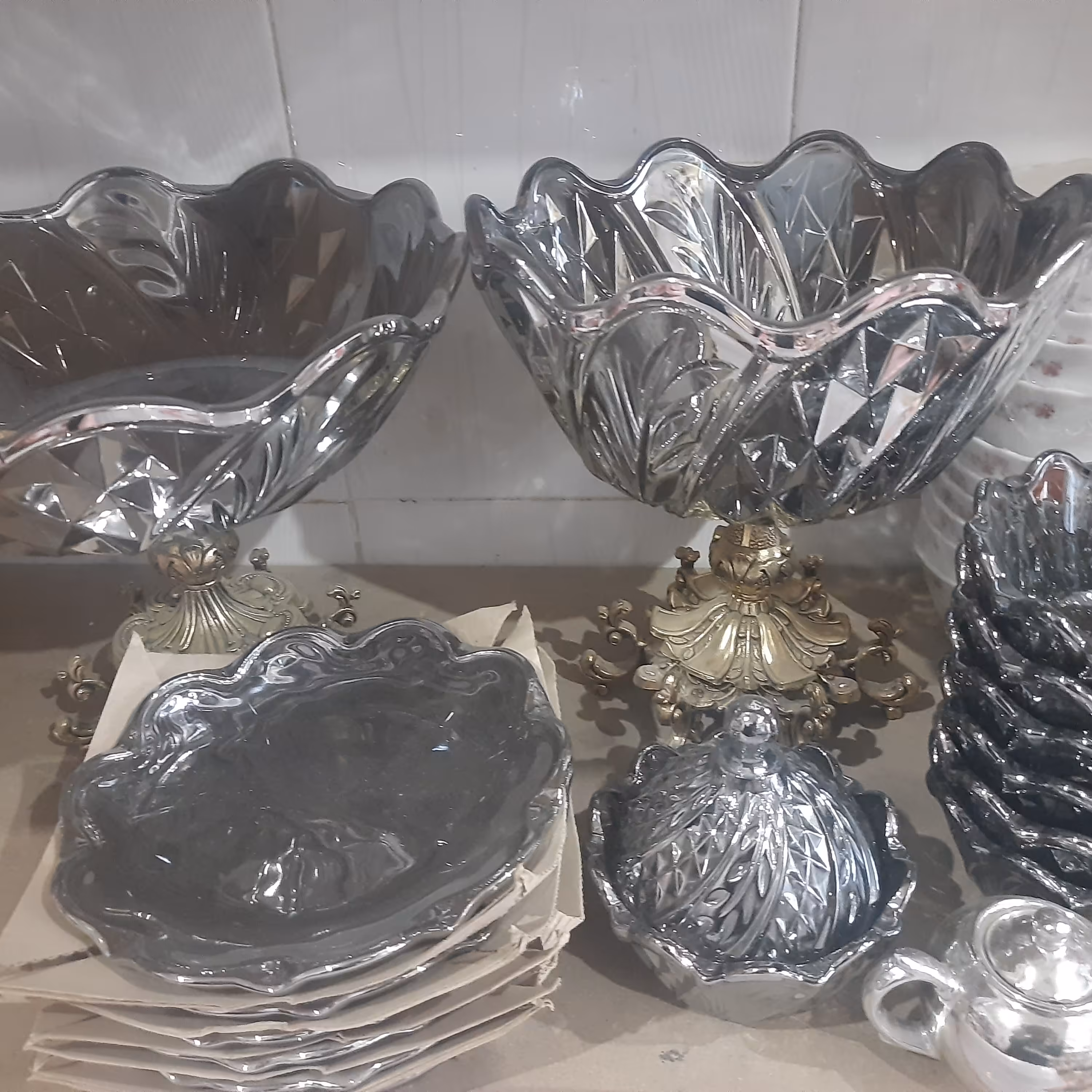 سرویس پذیرایی 16 پارچه  شیشه بلور اصفهان  مدل ویکتوریا جنس عالی  ،لوازم خانگی یاس 