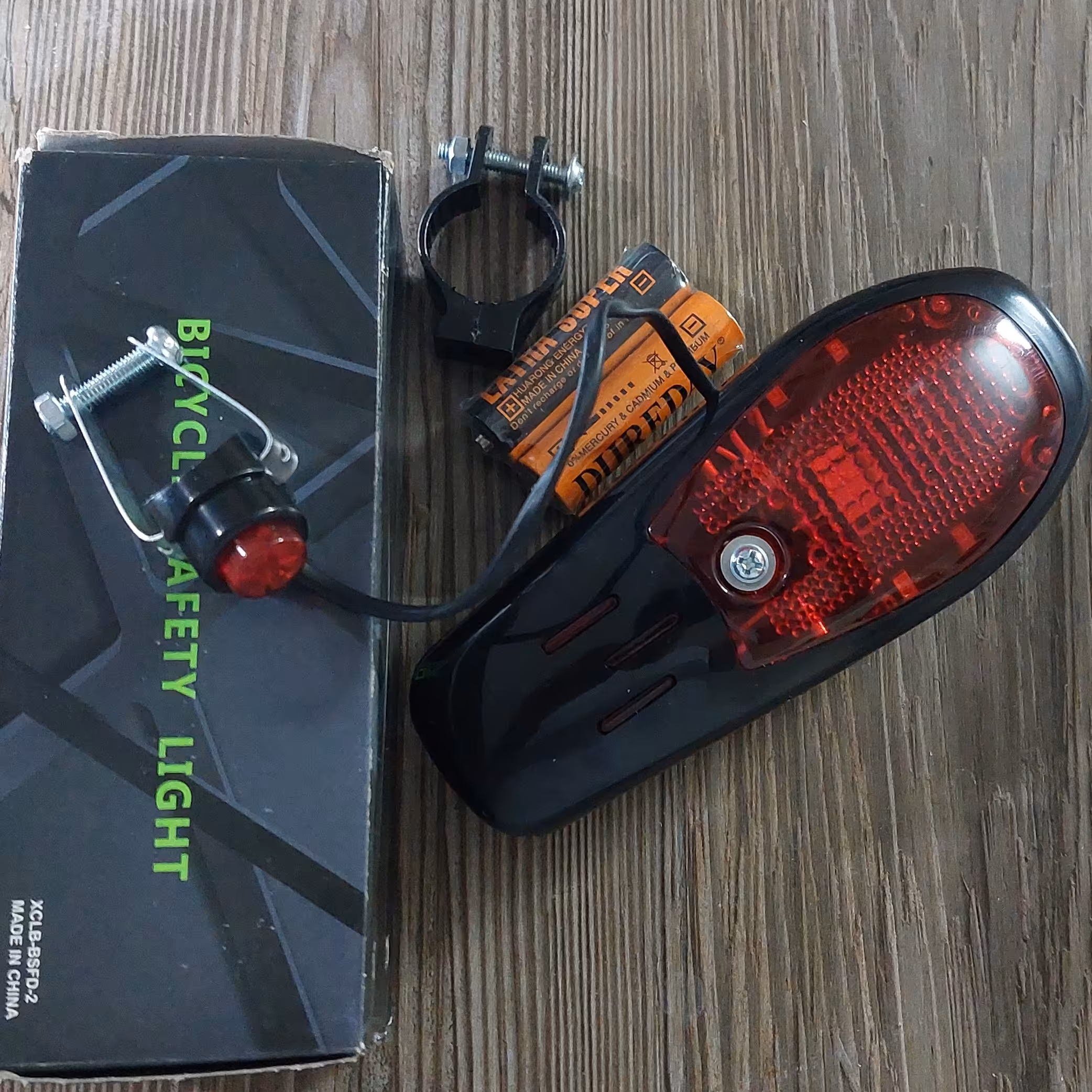 بوق 7صدا 7چراغ اژیری دوچرخه مارک ok همراه با باطری قلمی دو عدد رایگان