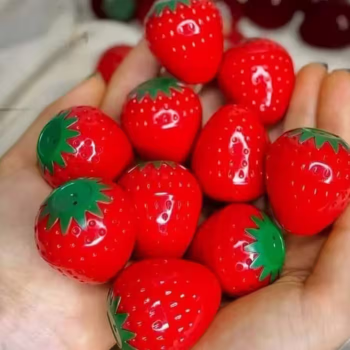 بالم لب توت فرنگی