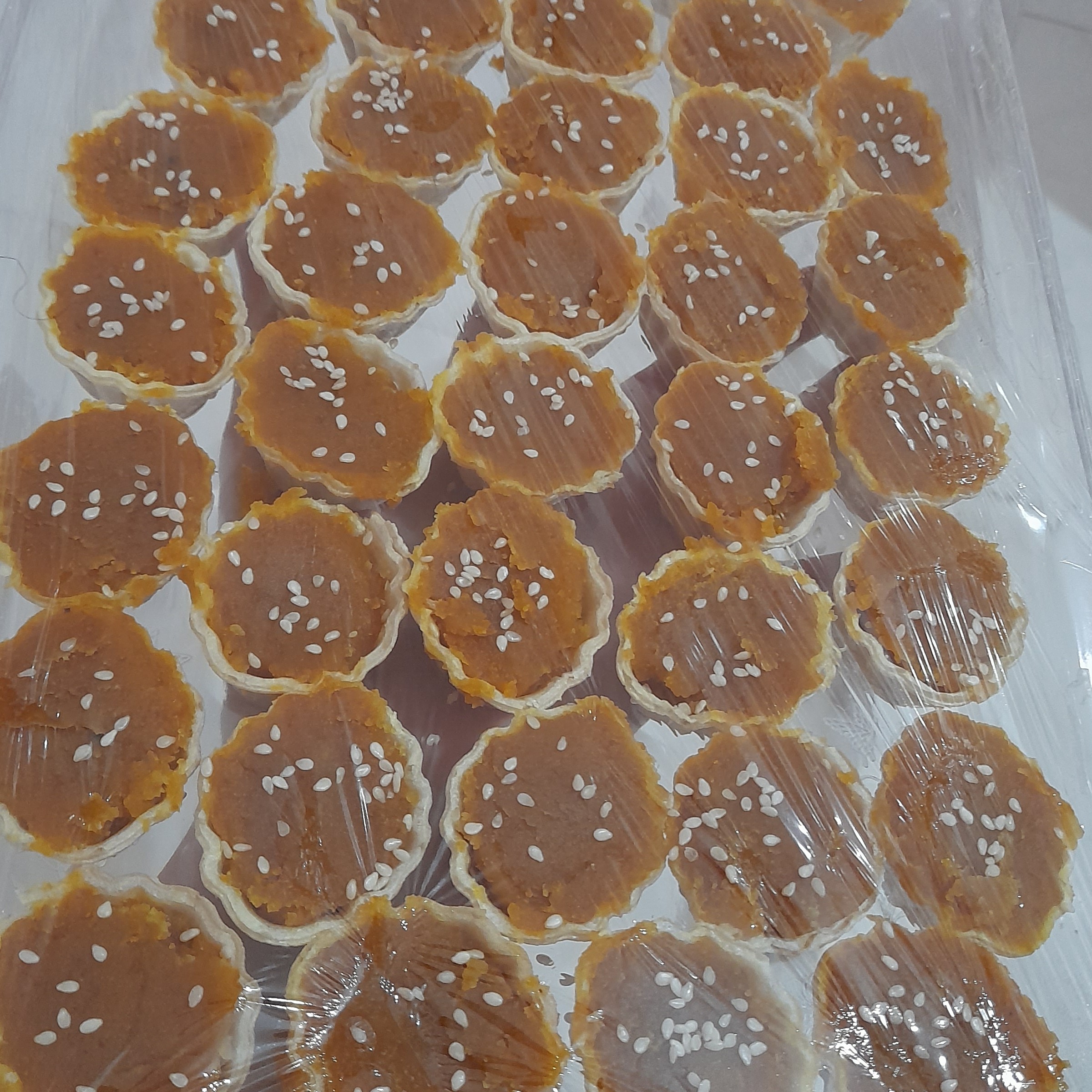 حلوای مجلسی تازه وخوشمزه بصورت شما تازه آماده میشه بابهترین طعم بهترین کیفیت 