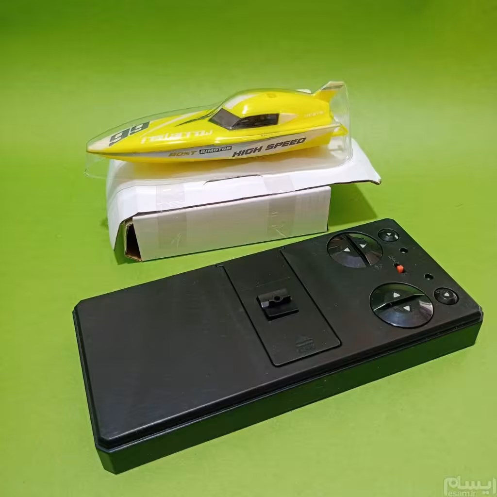 قایق کنترل دار 