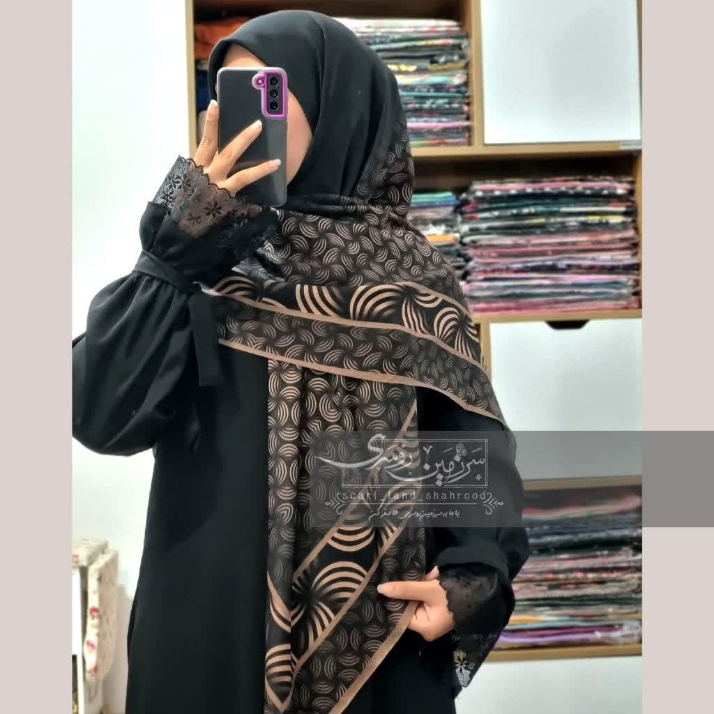 روسری طرح نیم دایره زمینه مشکی محصول ایرانی باکیفیت جنس نخ کاستوم قواره 140سانت ارسال به سراسر کشور