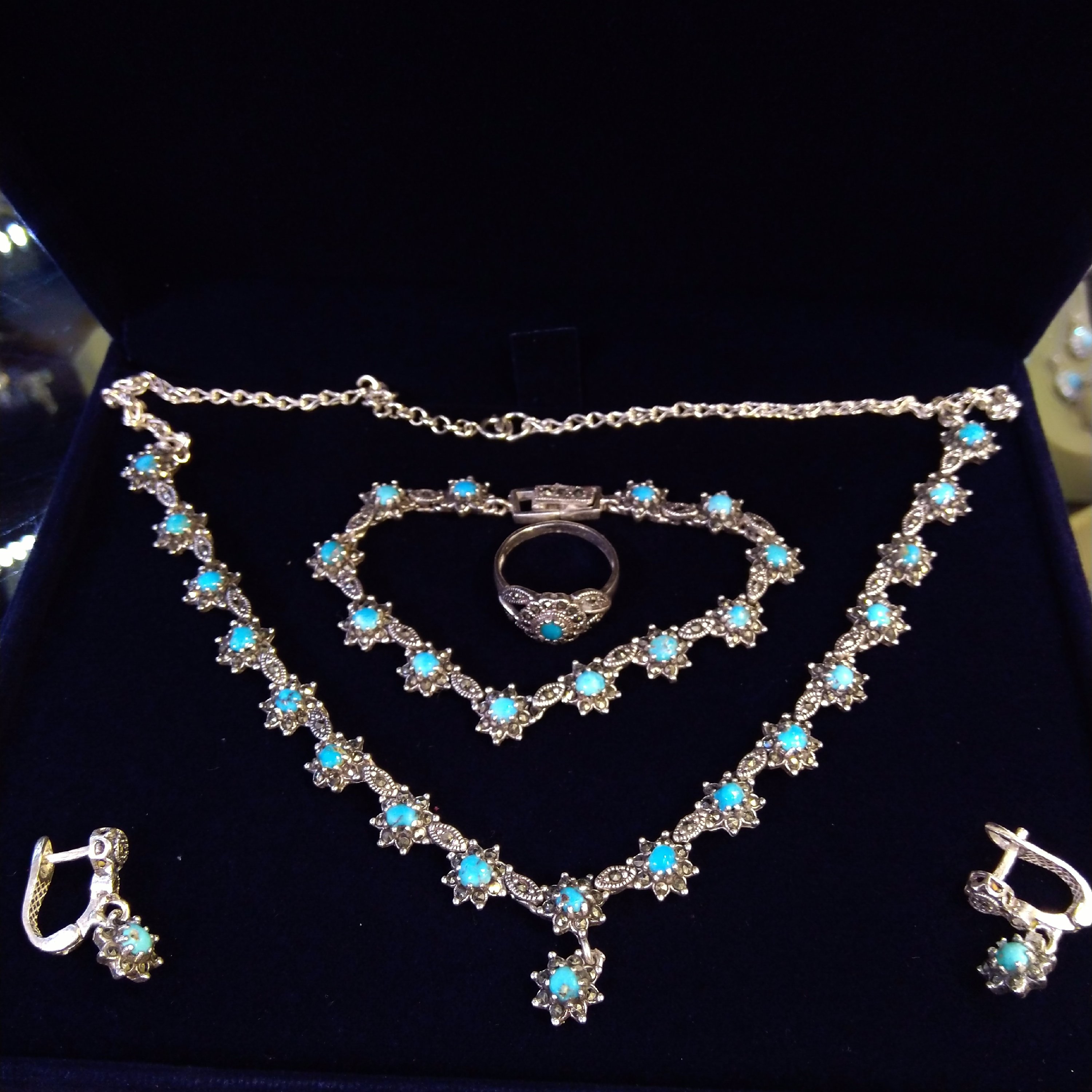 سرویس کامل نقره مزین به نگین های فیروزه اصل نیشابوری