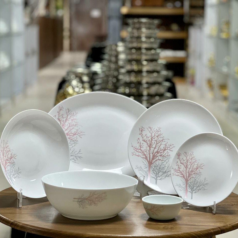 سرویس 26پارچه ارکوپال
قالب گرد کلاسیک
درجه 1
کیفیت عالی
قابلیت فر ،مایکروفر ،ماشین ظرفشویی