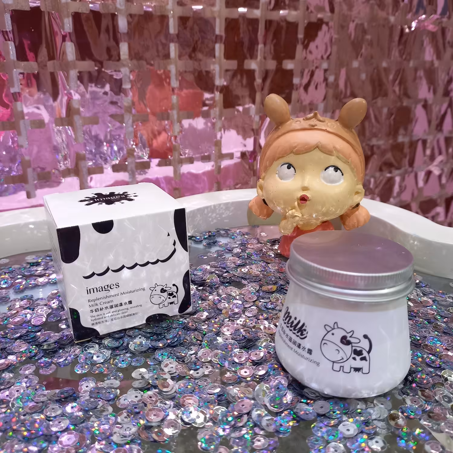 کرم سفید کننده و مرطوب کننده شیر گاو