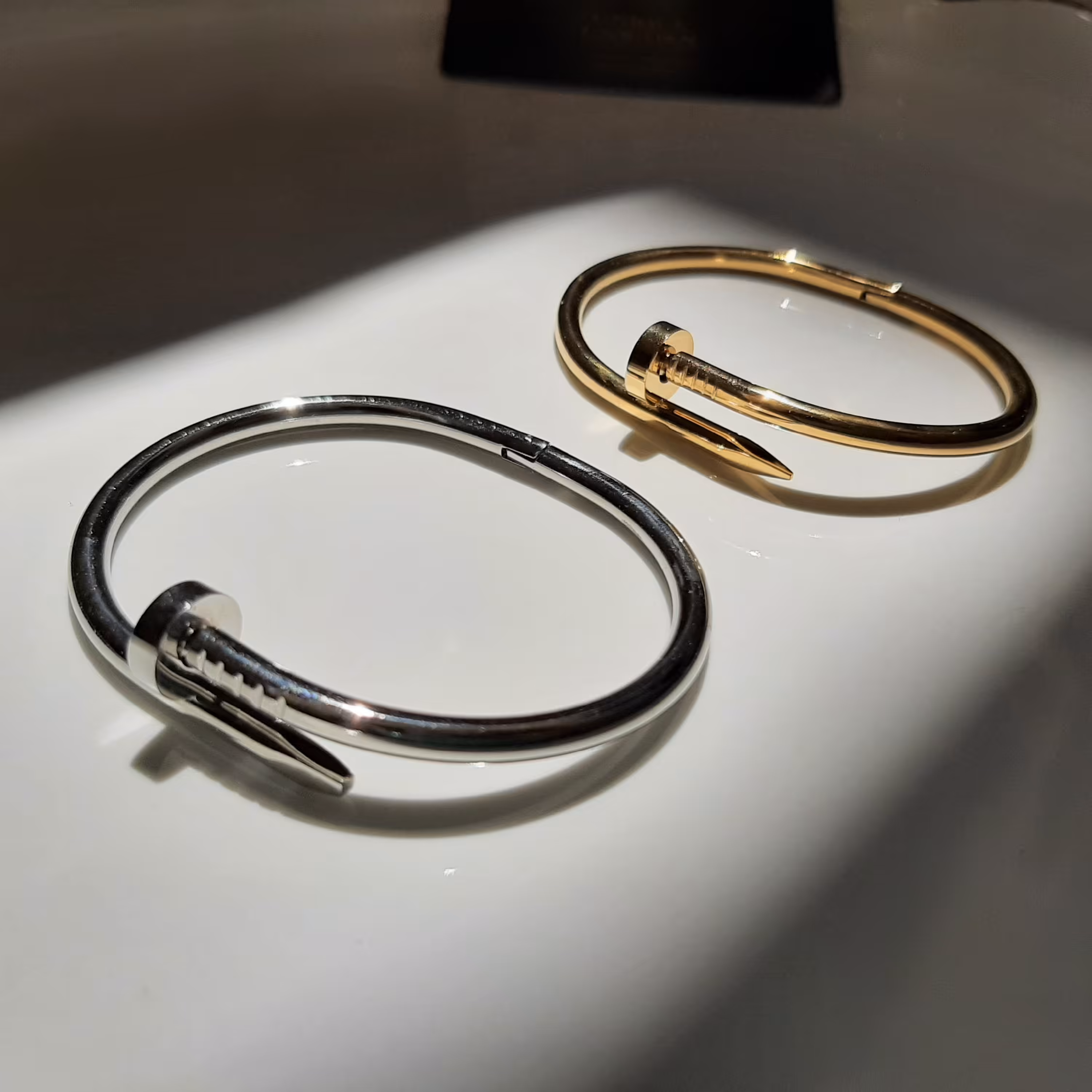 دستبند کارتیر میخی