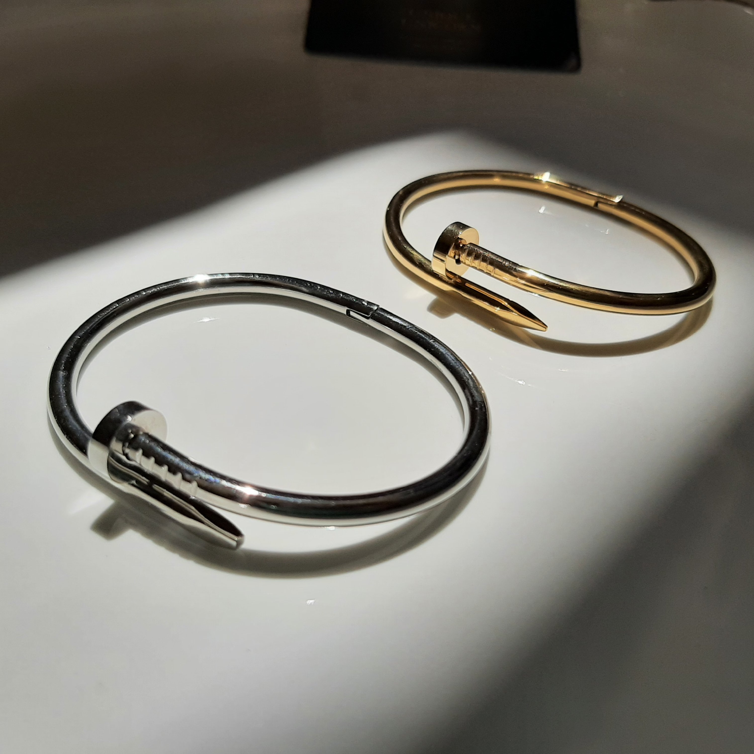 دستبند کارتیر میخی