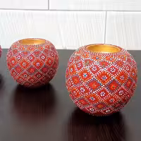 ست سه تیکه شمعدان توپی هنرکده سدنا رنگ قرمز  طرح گل جنس سفالی نقطه کاری شده با دست 