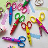 قیچی کاردستی دالبر تیغه فلزی  ارسال طرح ورنگ به صورت رندوم 