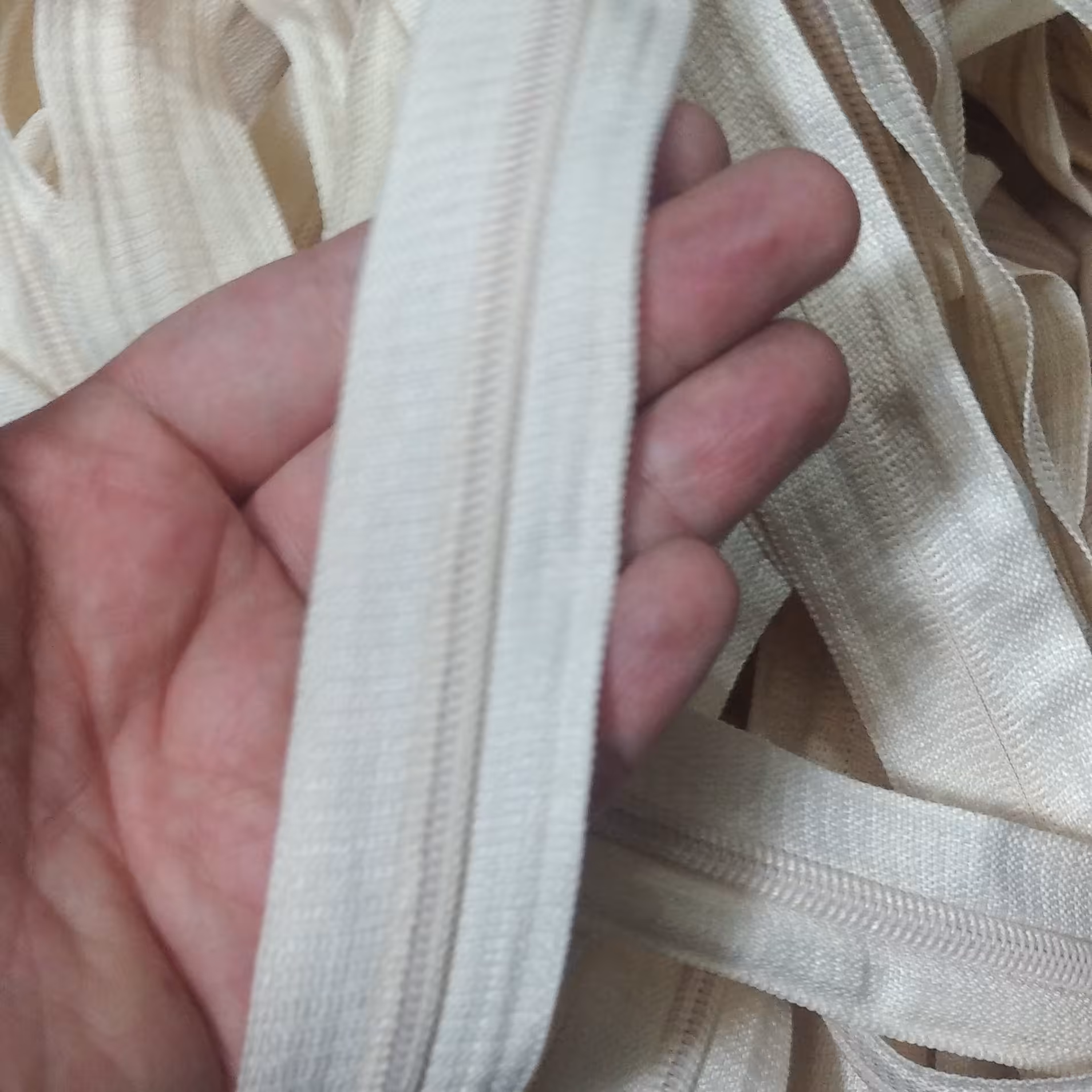 زیپ متری کرم 10 متری بدون سرزیپ 